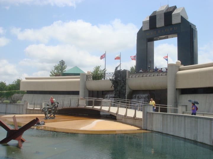 National D-Day Memorial The Overlord Arch and reflecting pool at the National D-Day Memorial