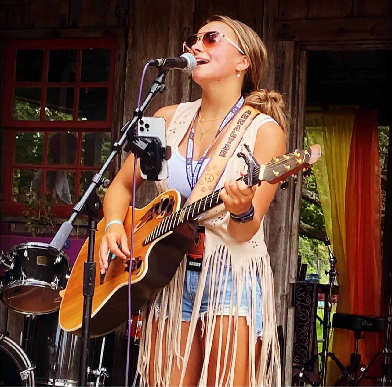 SML Insiders owner Andie Gibson and Jennifer Church